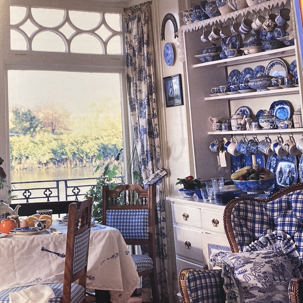 LAURA ASHLEY COLOR BOOK using color to decorate your home.$9 - Picture 7 of 15